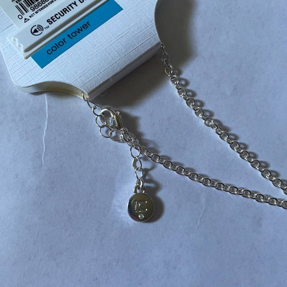 Red Liz Claiborne long necklace - Picture 5 of 6